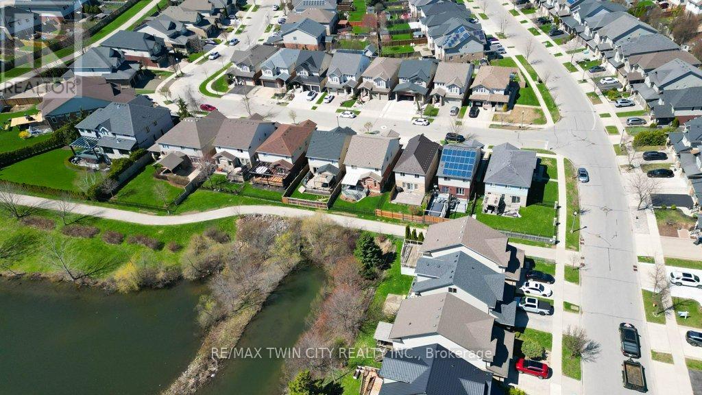 11 FREY CRESCENT, Kitchener, Ontario, N2E4L5 — Photo 47