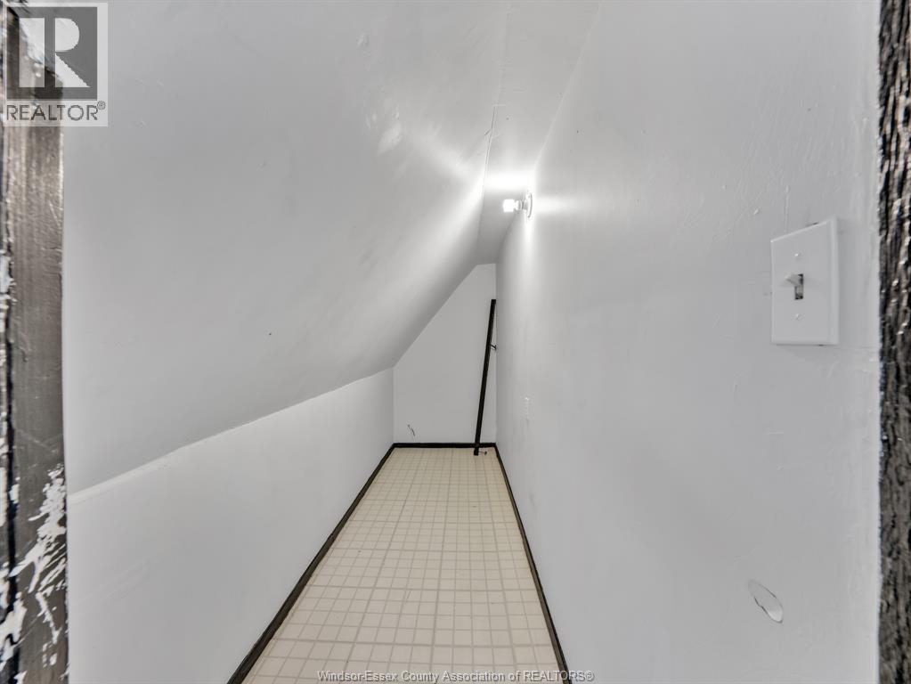 371 NEWBURY STREET, Windsor, Ontario, N9A6A1 — Photo 32