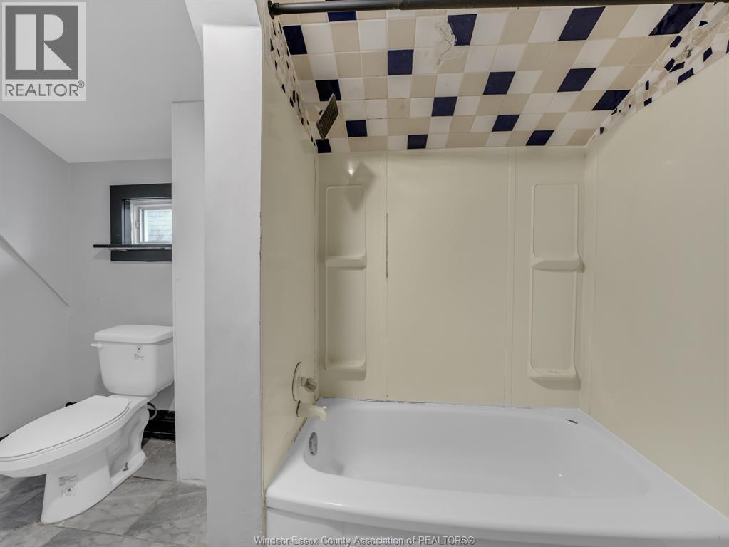 371 NEWBURY STREET, Windsor, Ontario, N9A6A1 — Photo 38