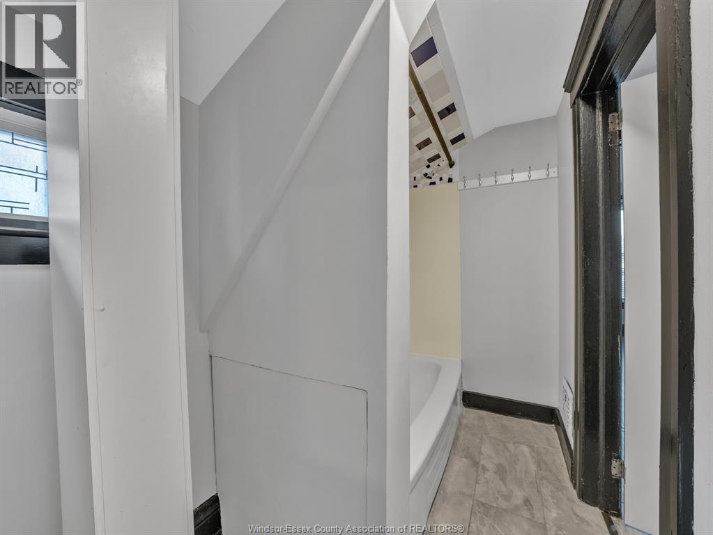 371 NEWBURY STREET, Windsor, Ontario, N9A6A1 — Photo 40