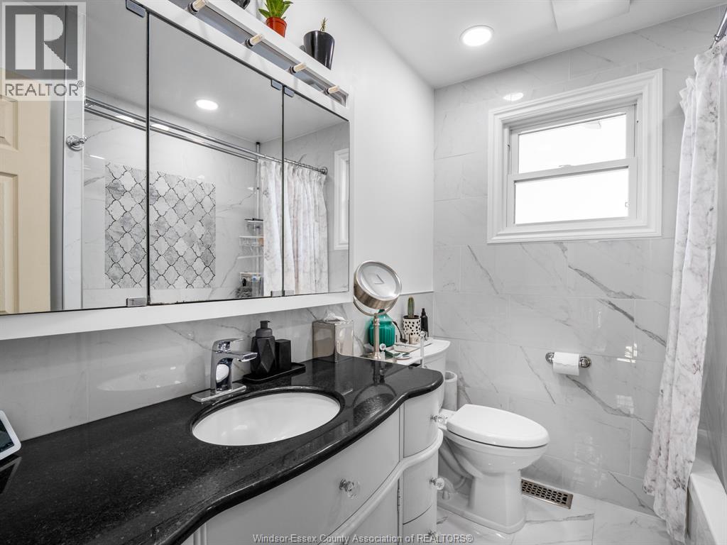 12033 ST. THOMAS CRESCENT, Tecumseh, Ontario, N8N3V6 — Photo 22