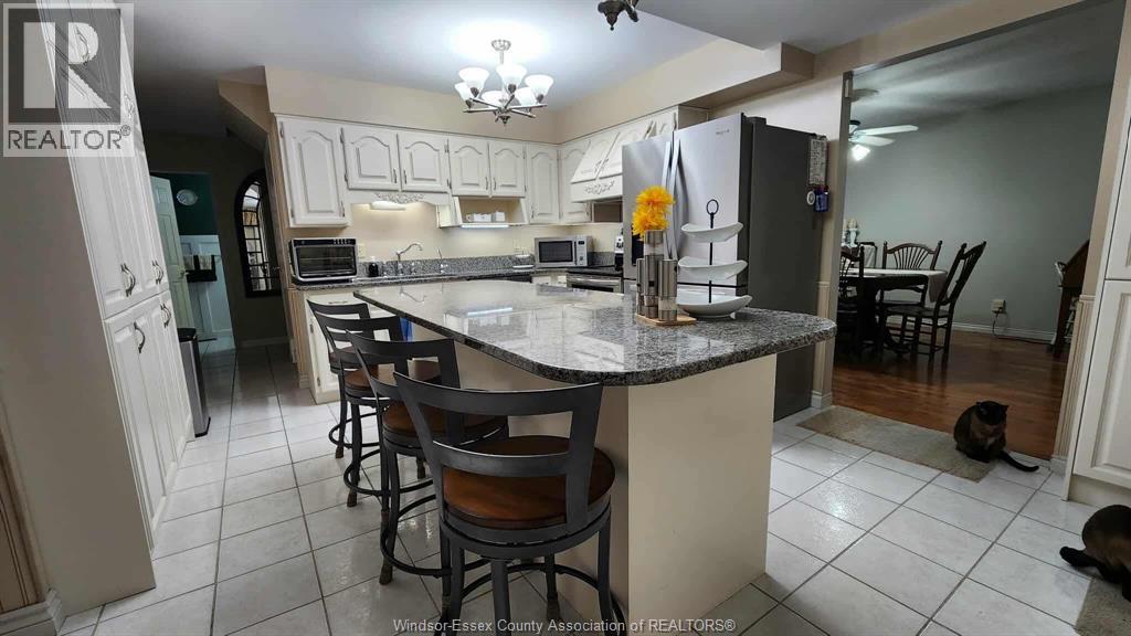 12033 ST. THOMAS CRESCENT, Tecumseh, Ontario, N8N3V6 — Photo 4