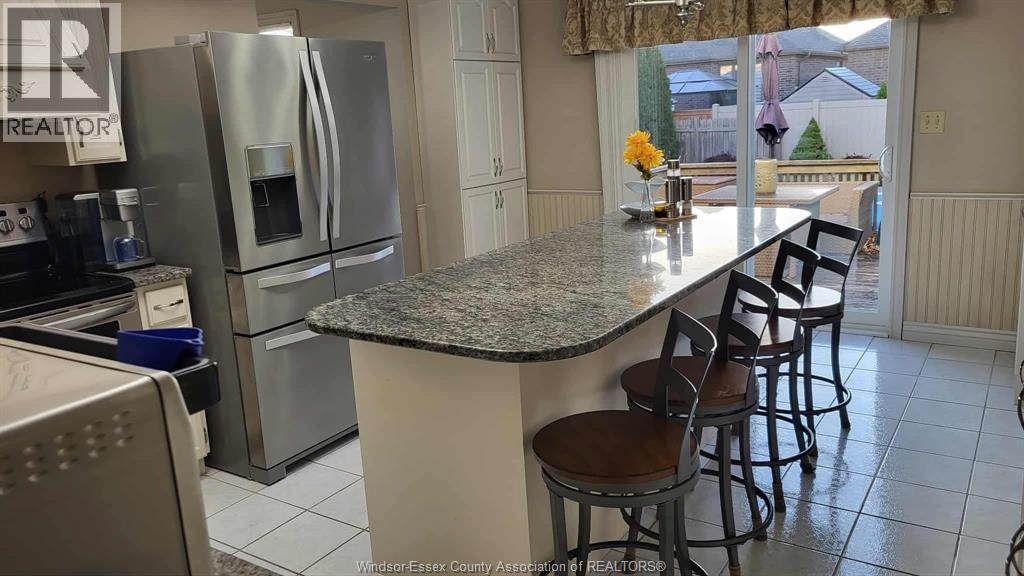 12033 ST. THOMAS CRESCENT, Tecumseh, Ontario, N8N3V6 — Photo 6