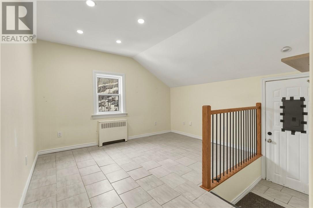 163 Kathleen Street, Sudbury, Ontario, P3C2L7 — Photo 2