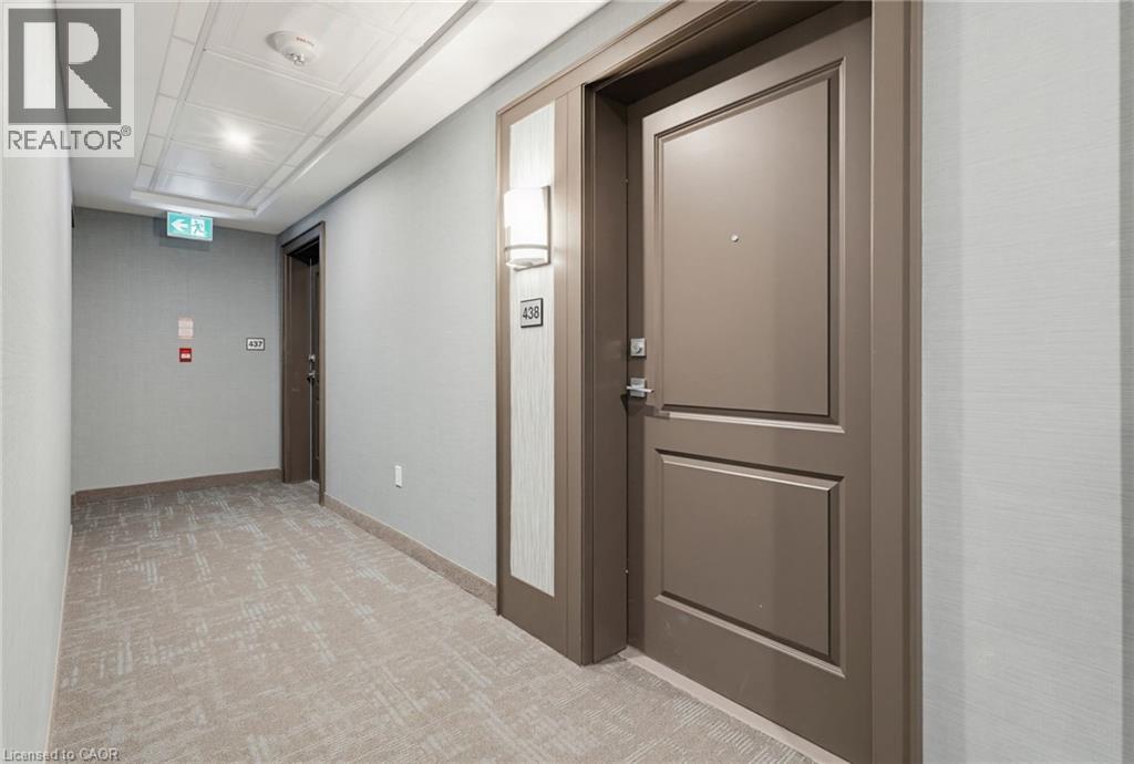 10 MALLARD Trail Unit# 438, Waterdown, Ontario, L8B2A7 — Photo 7