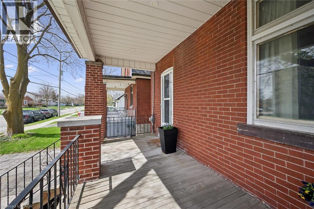 156 NORFOLK Street, Stratford, Ontario, N5A3Y9 — Photo 2