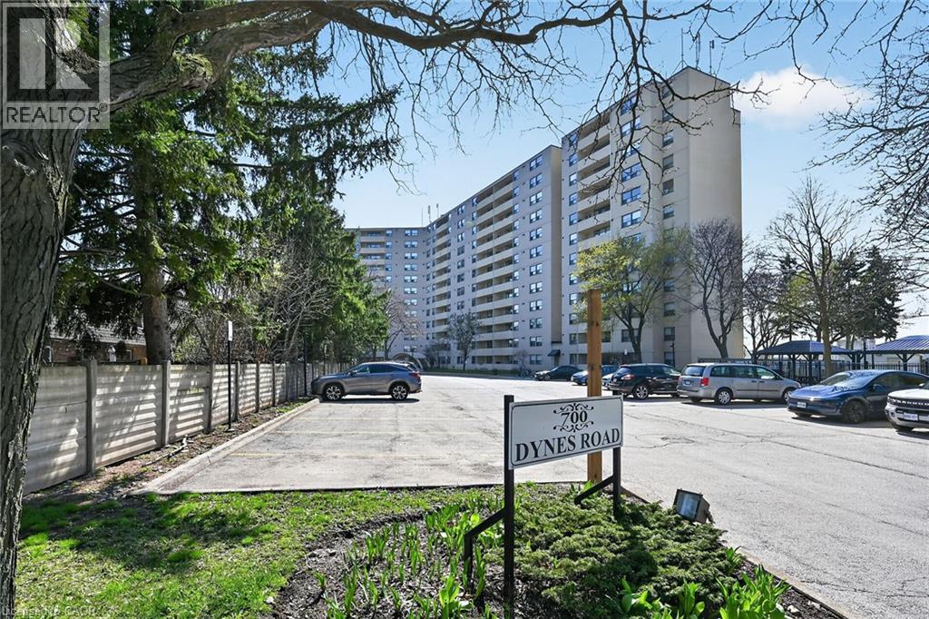 700 DYNES Road Unit# 904, Burlington, Ontario, L7N3M2 — Photo 2