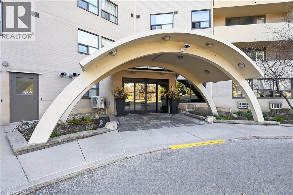 700 DYNES Road Unit# 904, Burlington, Ontario, L7N3M2 — Photo 3