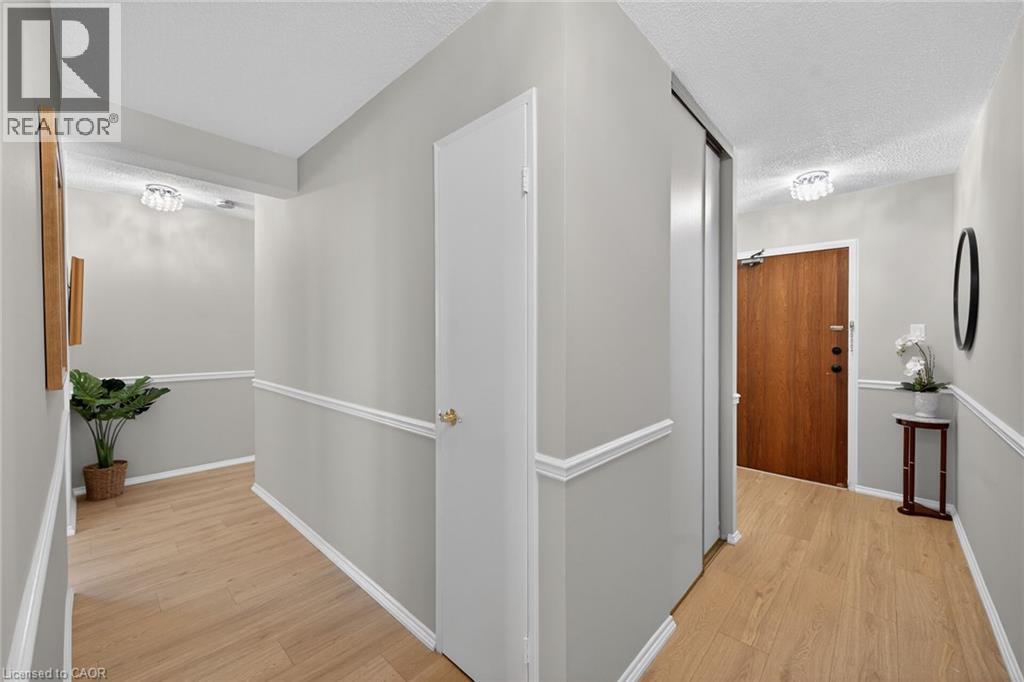 700 DYNES Road Unit# 904, Burlington, Ontario, L7N3M2 — Photo 5