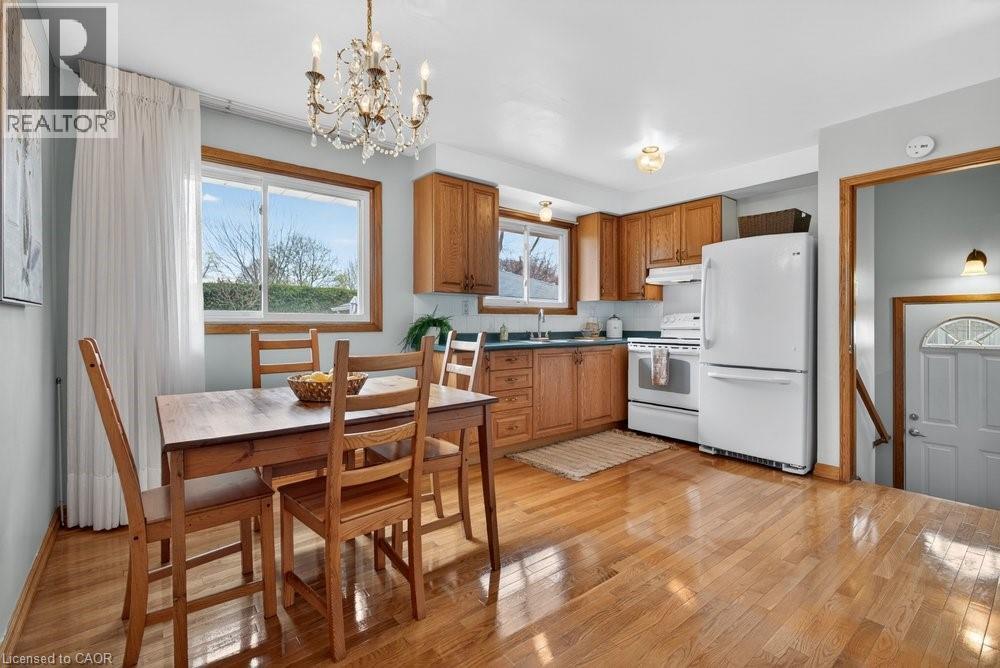 1502 BARKER Avenue, Burlington, Ontario, L7P2R4 — Photo 10