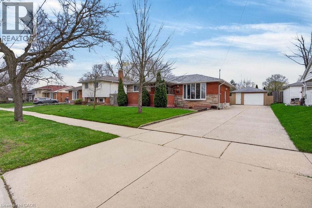 1502 BARKER Avenue, Burlington, Ontario, L7P2R4 — Photo 2