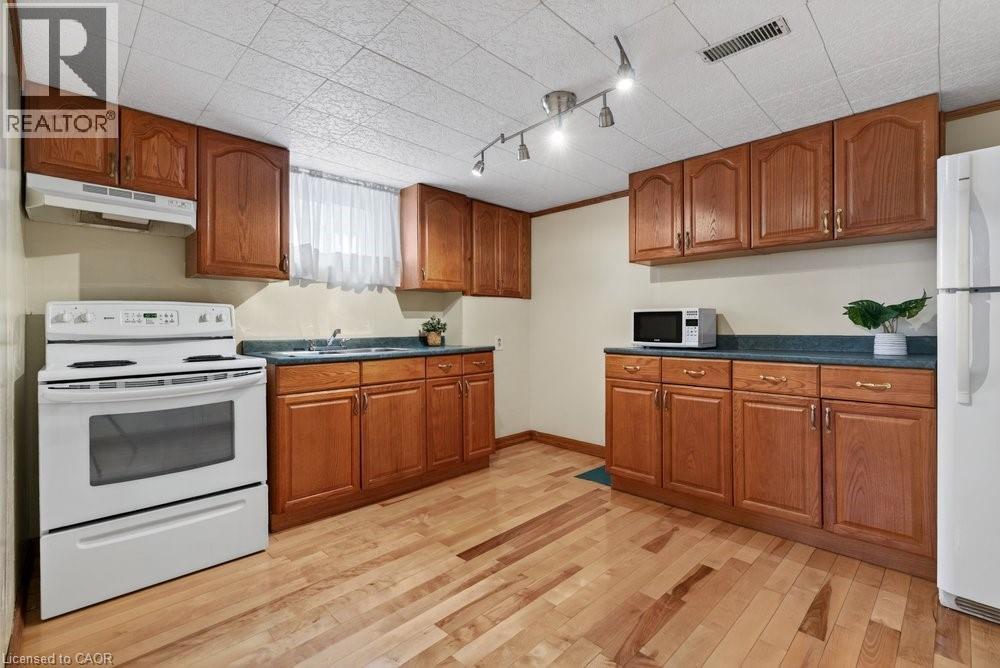 1502 BARKER Avenue, Burlington, Ontario, L7P2R4 — Photo 29