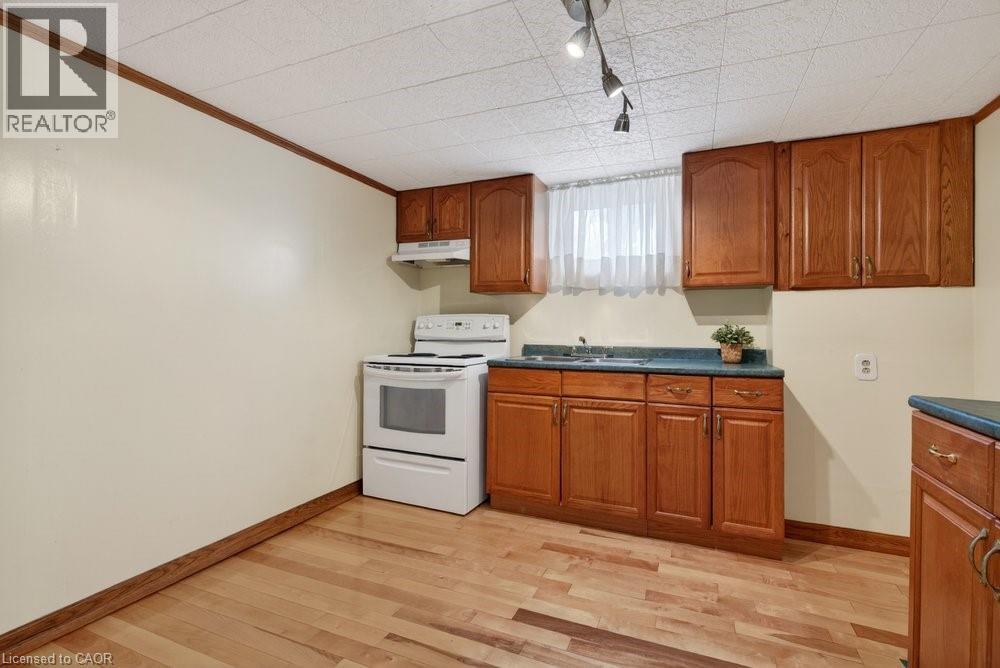 1502 BARKER Avenue, Burlington, Ontario, L7P2R4 — Photo 30