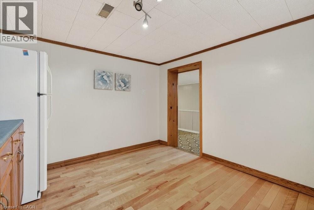 1502 BARKER Avenue, Burlington, Ontario, L7P2R4 — Photo 32