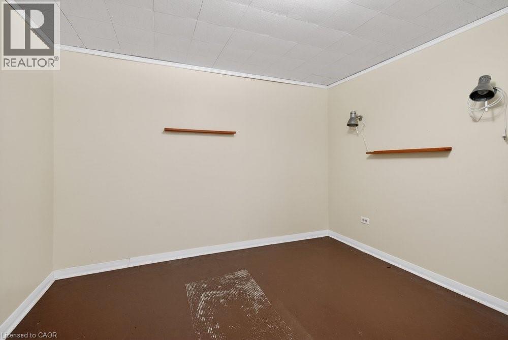 1502 BARKER Avenue, Burlington, Ontario, L7P2R4 — Photo 34