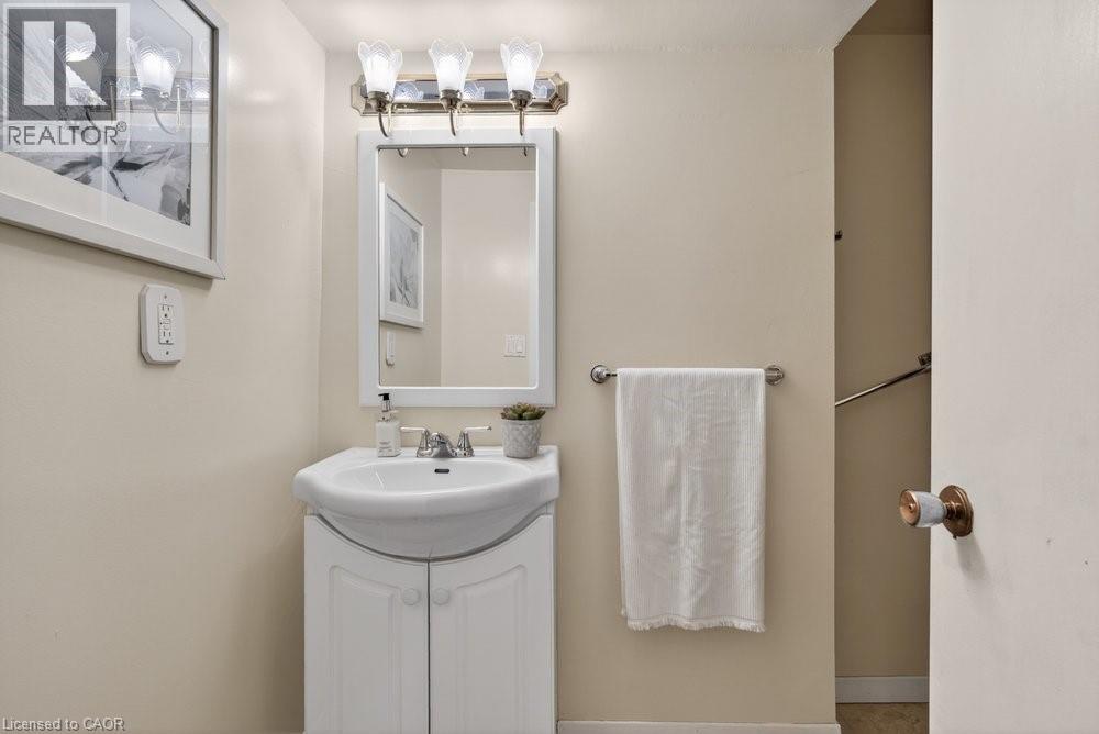 1502 BARKER Avenue, Burlington, Ontario, L7P2R4 — Photo 35