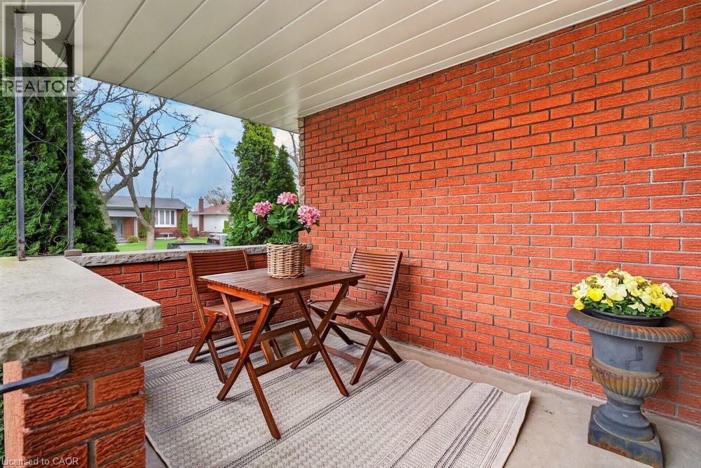 1502 BARKER Avenue, Burlington, Ontario, L7P2R4 — Photo 4