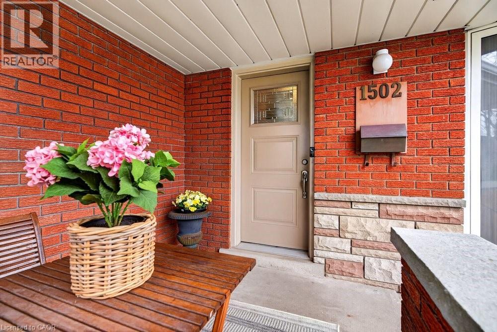 1502 BARKER Avenue, Burlington, Ontario, L7P2R4 — Photo 5