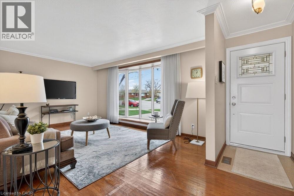 1502 BARKER Avenue, Burlington, Ontario, L7P2R4 — Photo 6