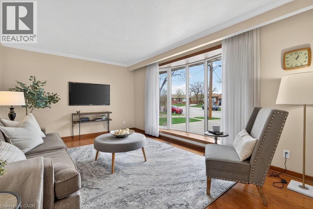 1502 BARKER Avenue, Burlington, Ontario, L7P2R4 — Photo 7