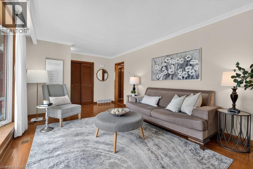 1502 BARKER Avenue, Burlington, Ontario, L7P2R4 — Photo 8