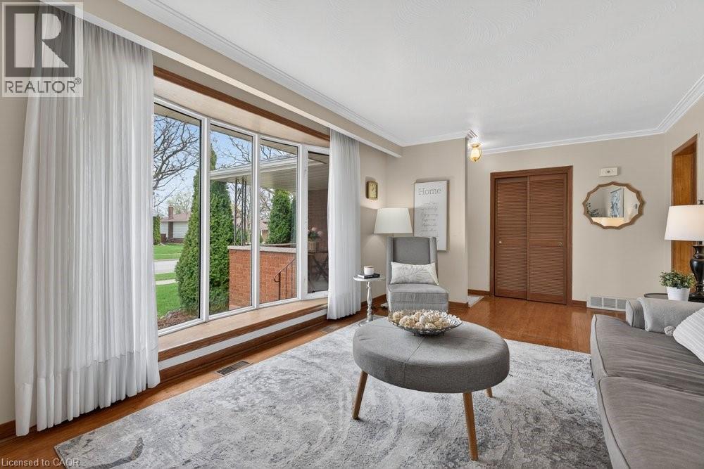 1502 BARKER Avenue, Burlington, Ontario, L7P2R4 — Photo 9