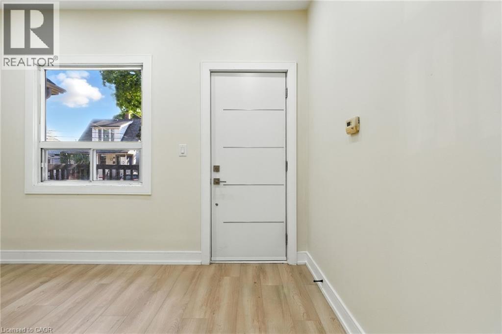 9 ALICE Street, Hamilton, Ontario, L8H4R5 — Photo 4