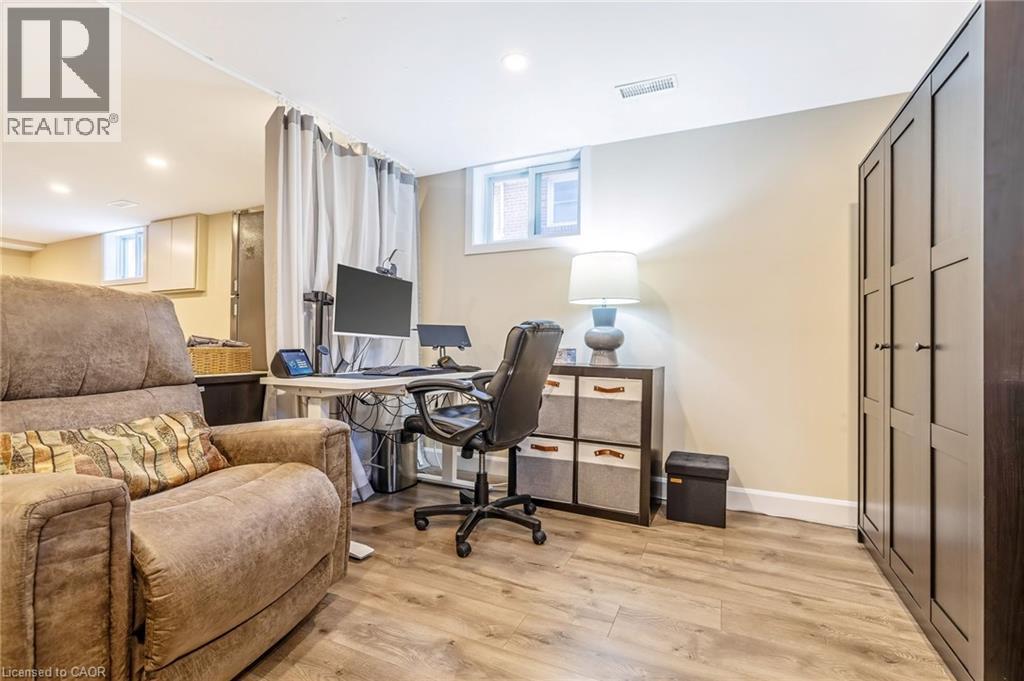 48 KNIGHTSWOOD Boulevard, Guelph, Ontario, N1E3W5 — Photo 24