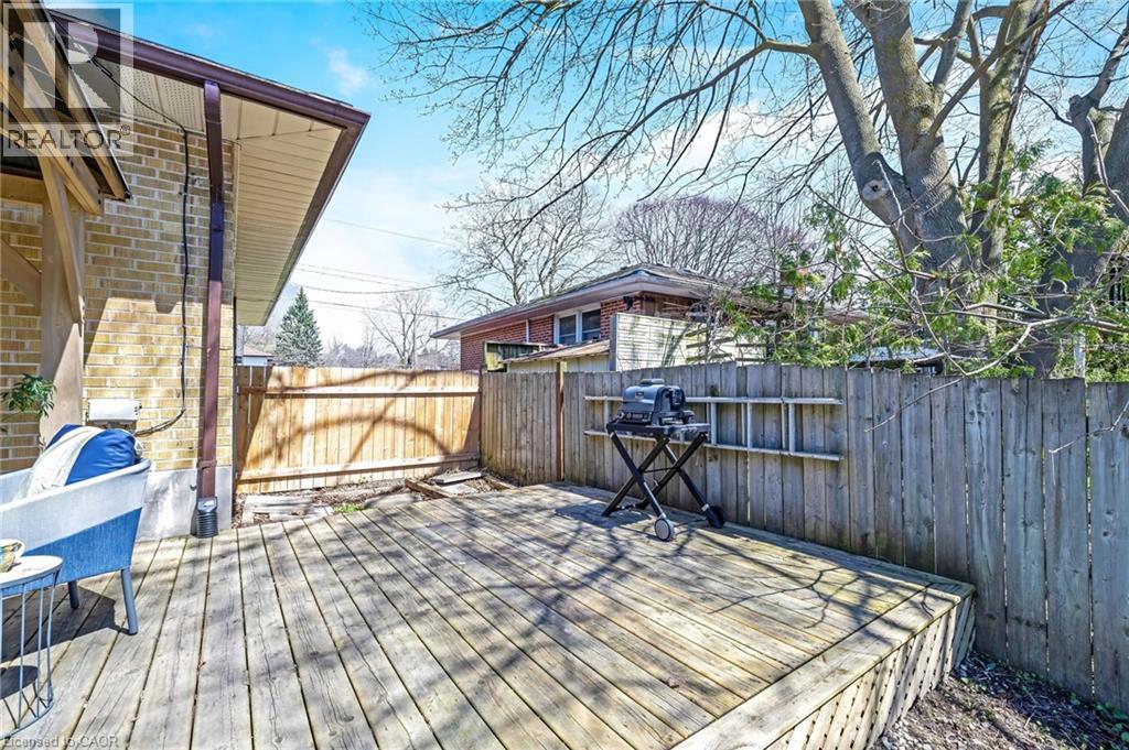 48 KNIGHTSWOOD Boulevard, Guelph, Ontario, N1E3W5 — Photo 36