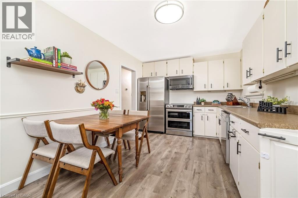 48 KNIGHTSWOOD Boulevard, Guelph, Ontario, N1E3W5 — Photo 8