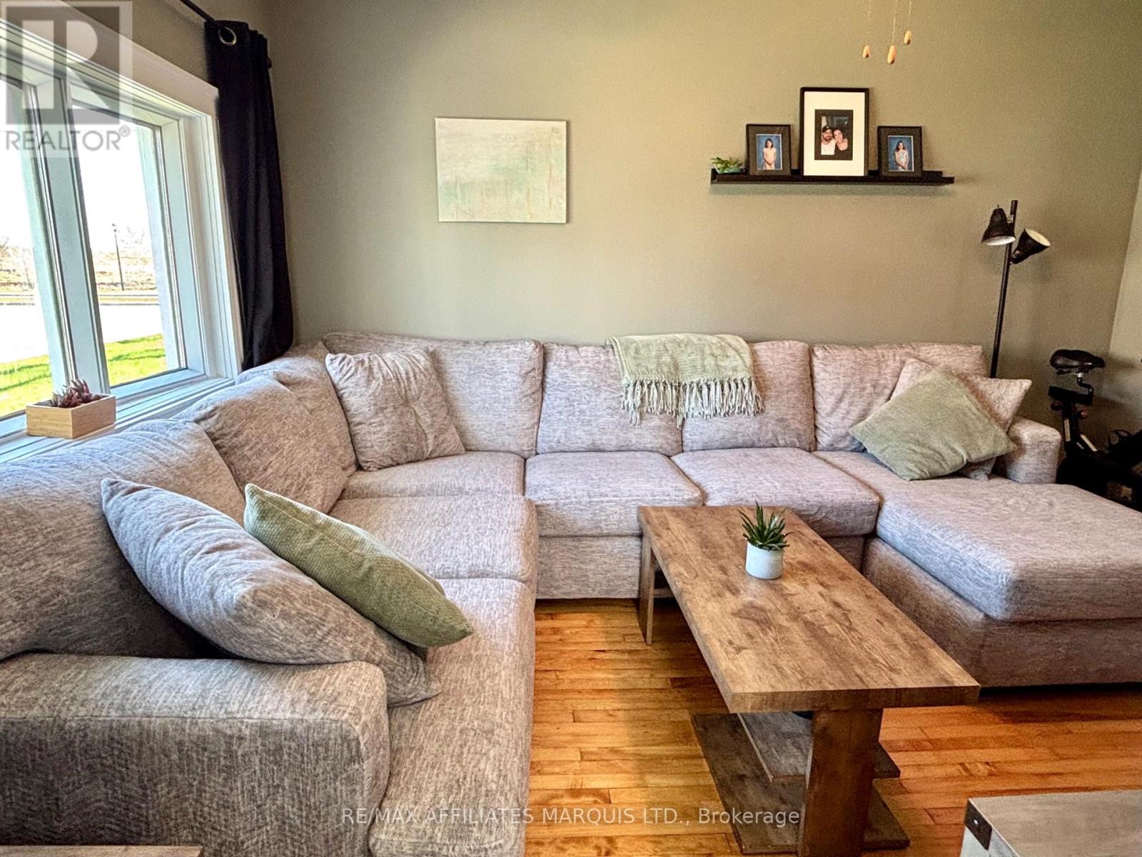 4 SEYMOUR AVENUE, Cornwall, Ontario, K6J4L7 — Photo 5