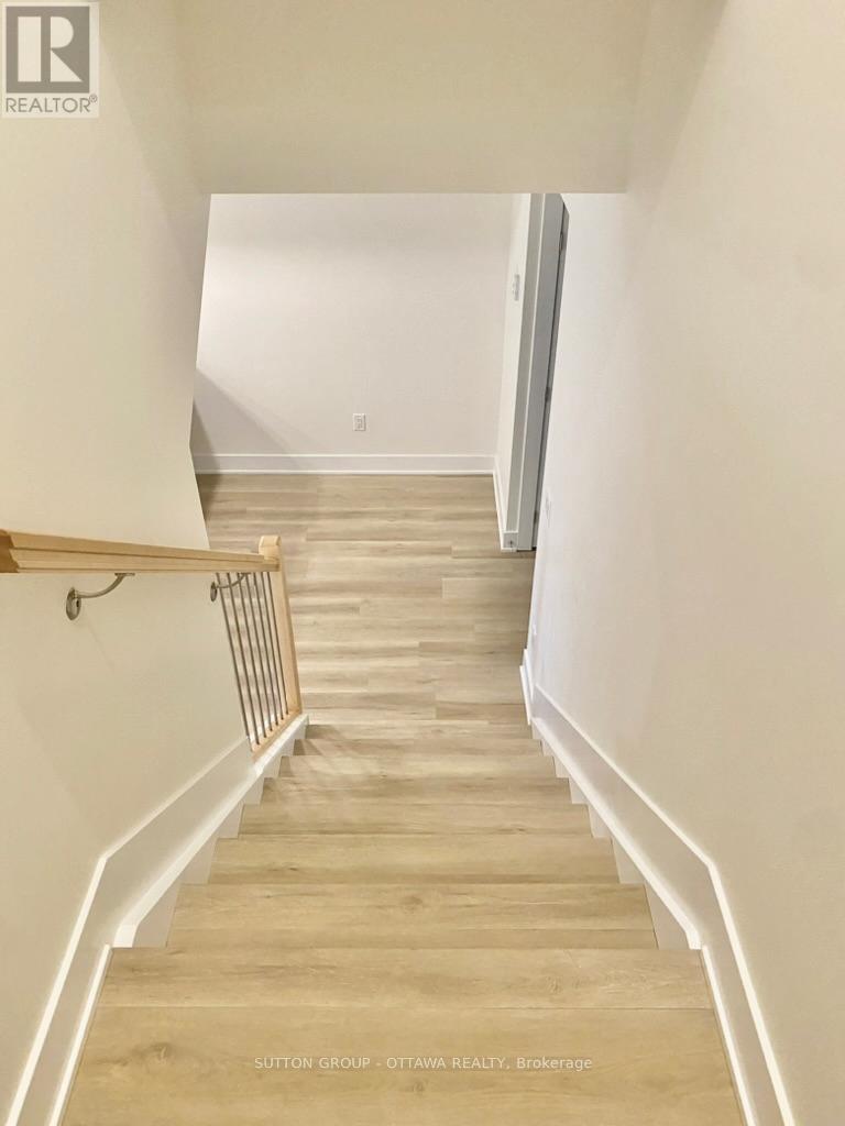 E - 152B COLUMBUS AVENUE, Ottawa, Ontario, K1K1R1 — Photo 2