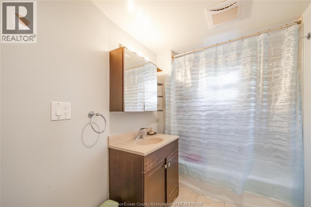 1056-60 NIAGARA, Windsor, Ontario, N9A3V2 — Photo 42