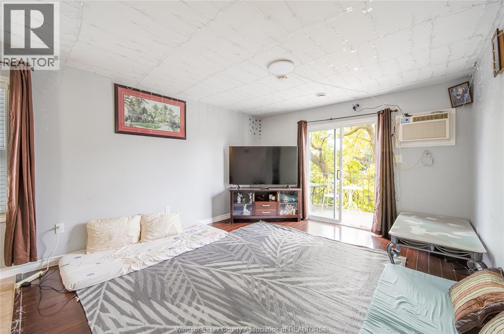 1056-60 NIAGARA, Windsor, Ontario, N9A3V2 — Photo 5