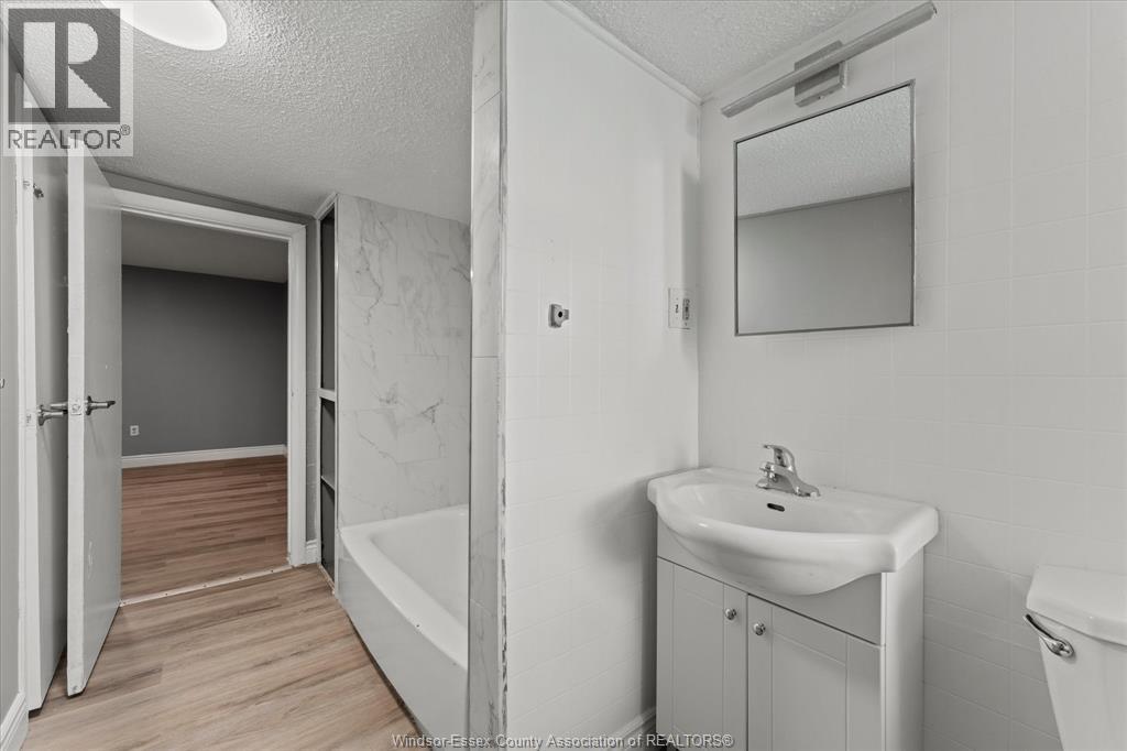 1210-1212 Monmouth, Windsor, Ontario, N8Y3M1 — Photo 15