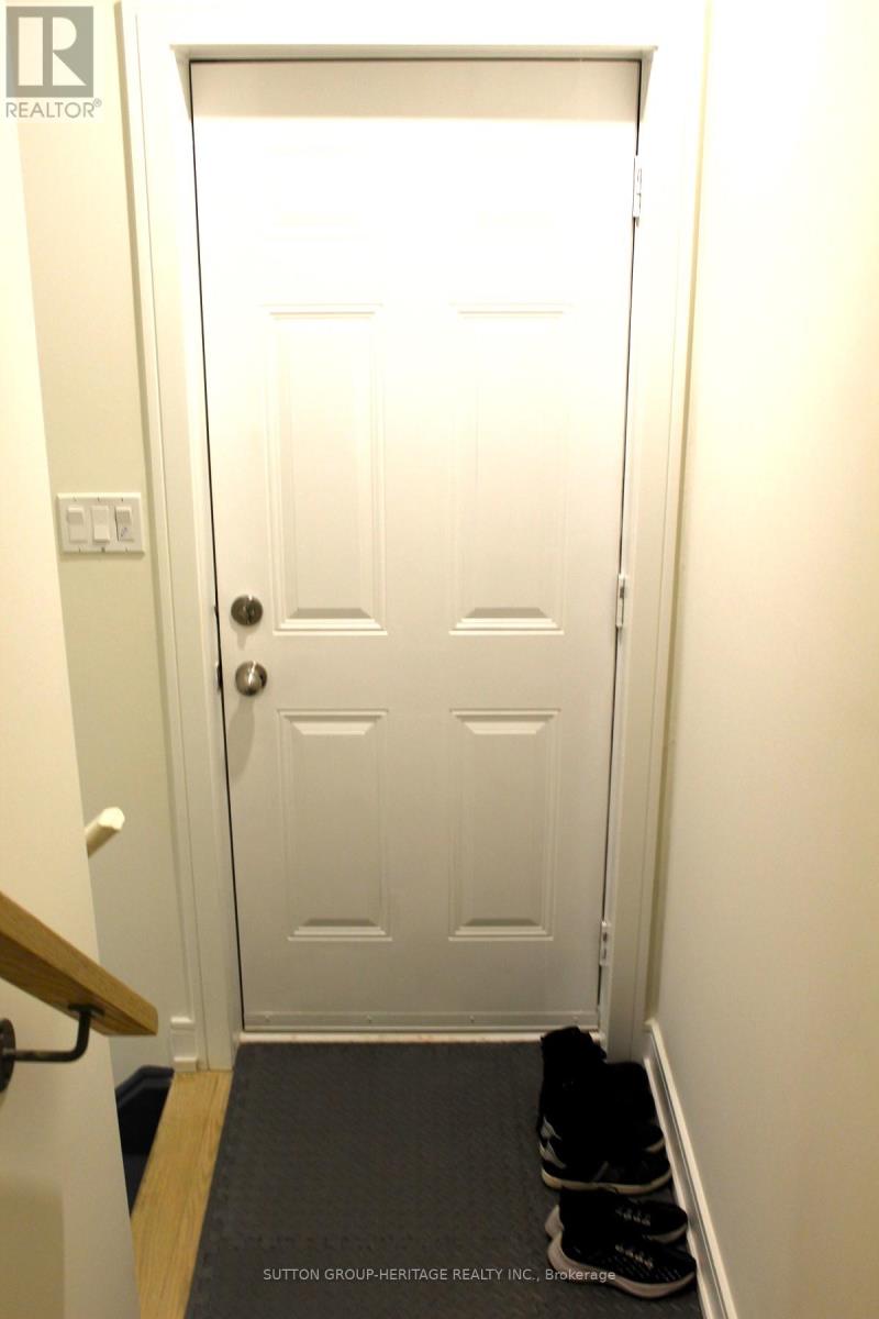 2524 ORCHESTRATE DRIVE, Oshawa (Windfields), Ontario, L1L0R3 — Photo 2