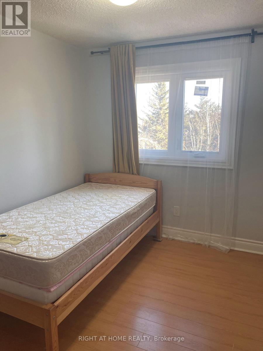 102 SEAMIST CRESCENT, Toronto (Milliken), Ontario, M1V3K4 — Photo 11