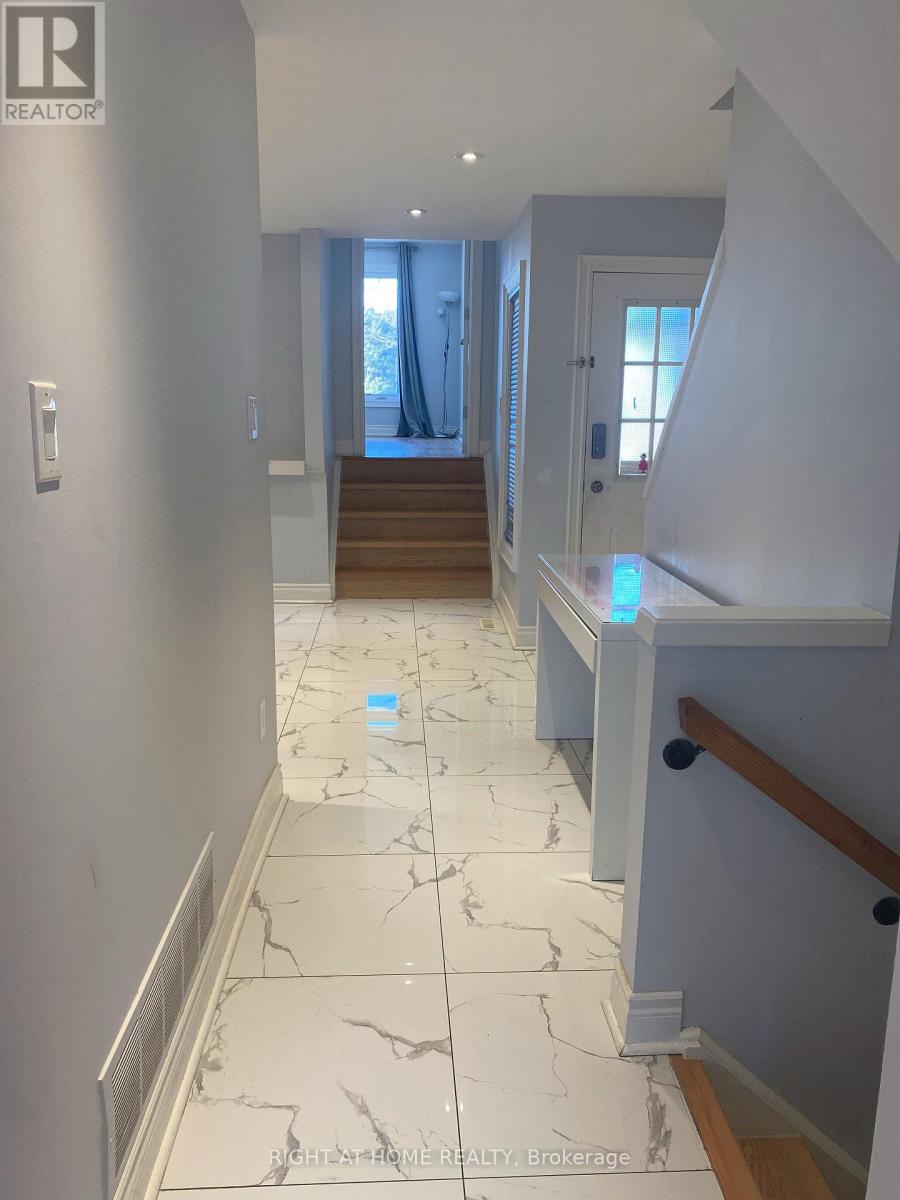 102 SEAMIST CRESCENT, Toronto (Milliken), Ontario, M1V3K4 — Photo 6