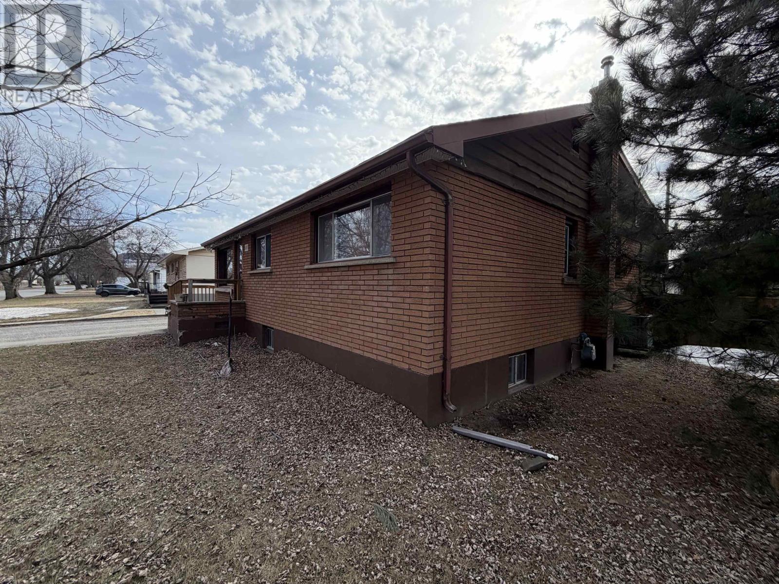 601 Brown ST, Thunder Bay, Ontario, P7E2K6 — Photo 3