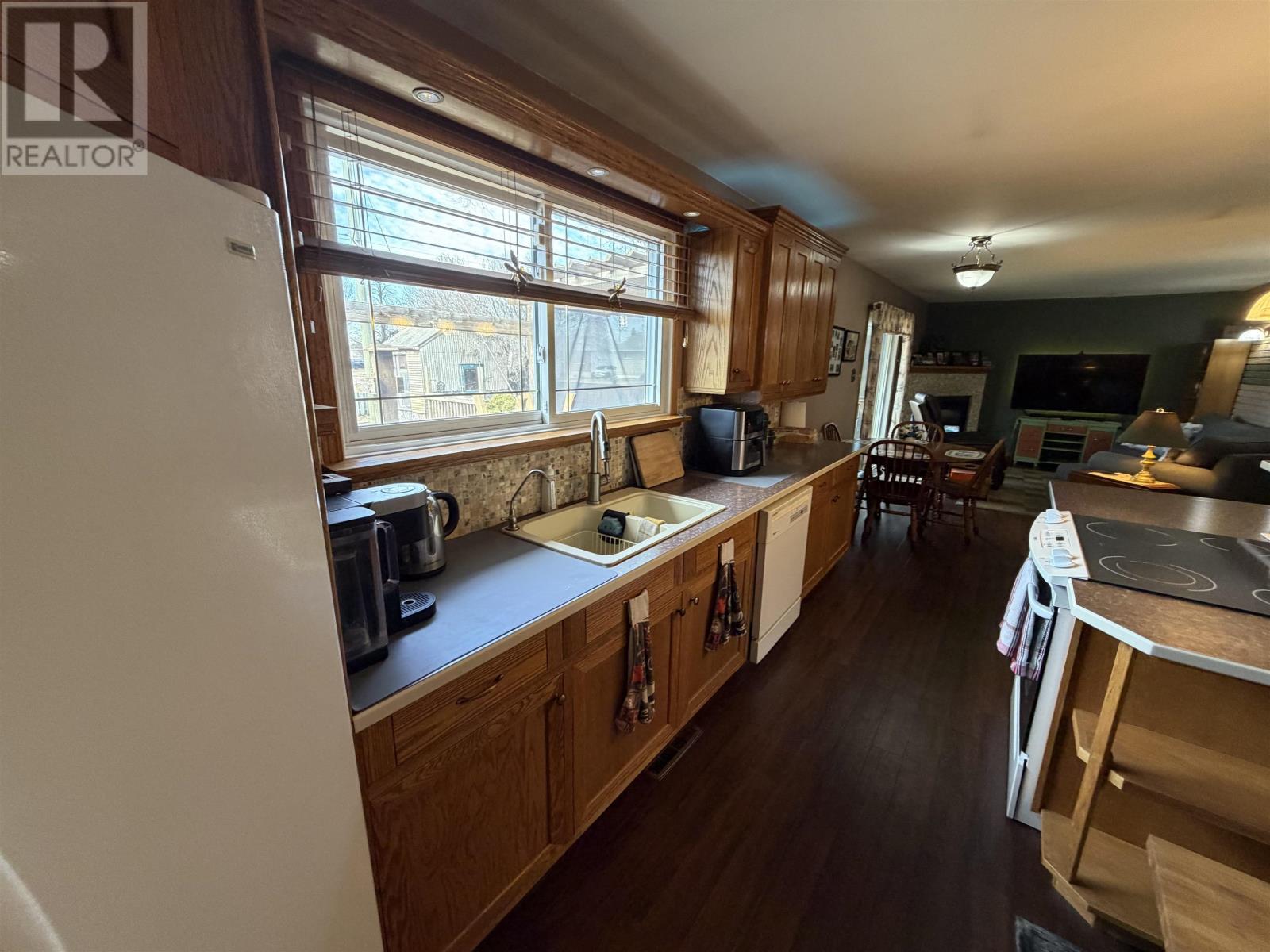 601 Brown ST, Thunder Bay, Ontario, P7E2K6 — Photo 7