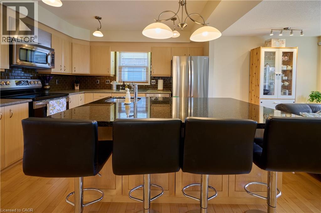 126 SNOWDROP Crescent, Kitchener, Ontario, N2E4G7 — Photo 10