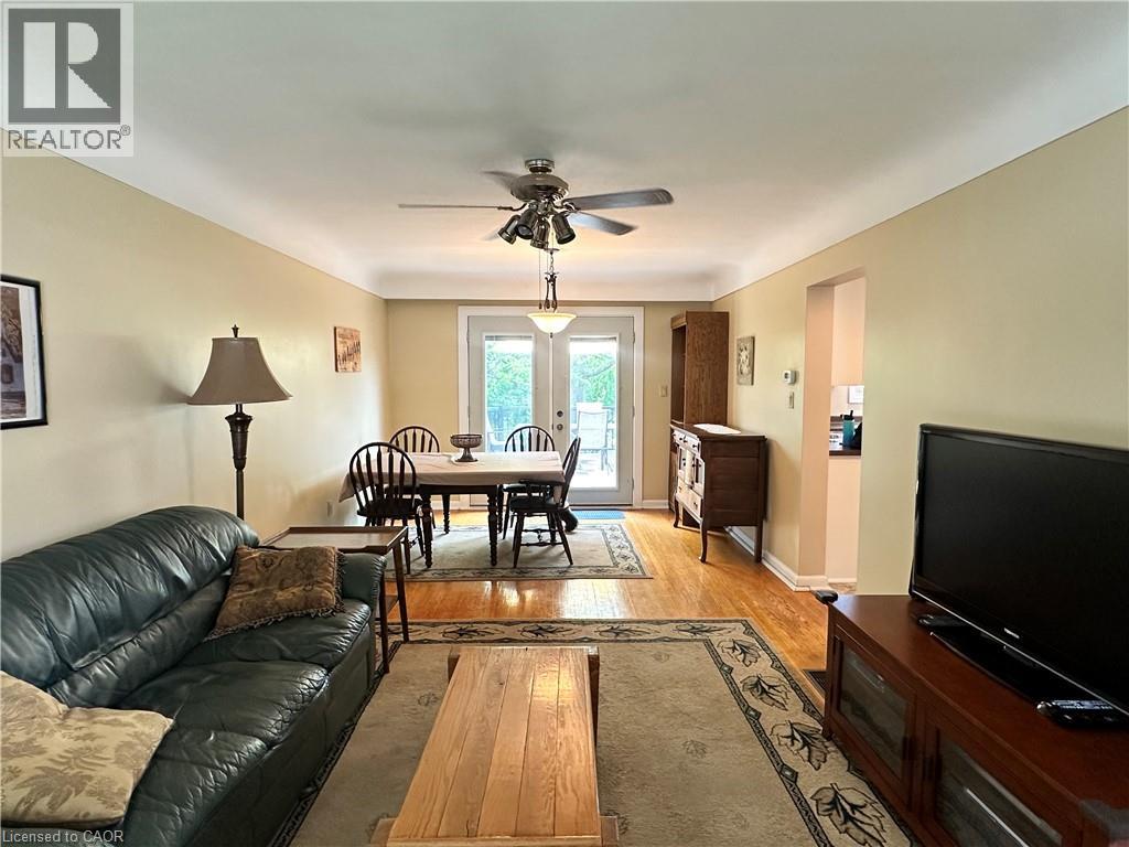 129 BROKER Drive, Hamilton, Ontario, L8T2B8 — Photo 10