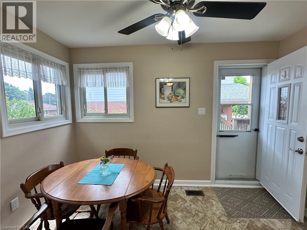 129 BROKER Drive, Hamilton, Ontario, L8T2B8 — Photo 18