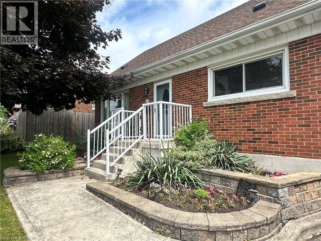 129 BROKER Drive, Hamilton, Ontario, L8T2B8 — Photo 5