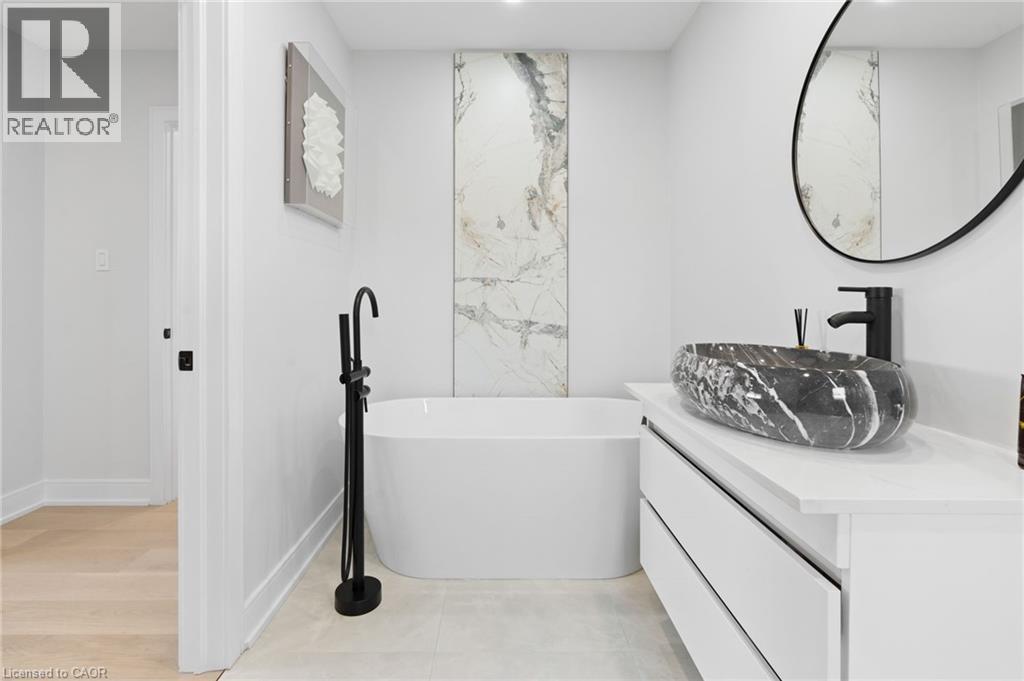 17 CLEARVIEW Drive, Hamilton, Ontario, L8G4Y4 — Photo 19