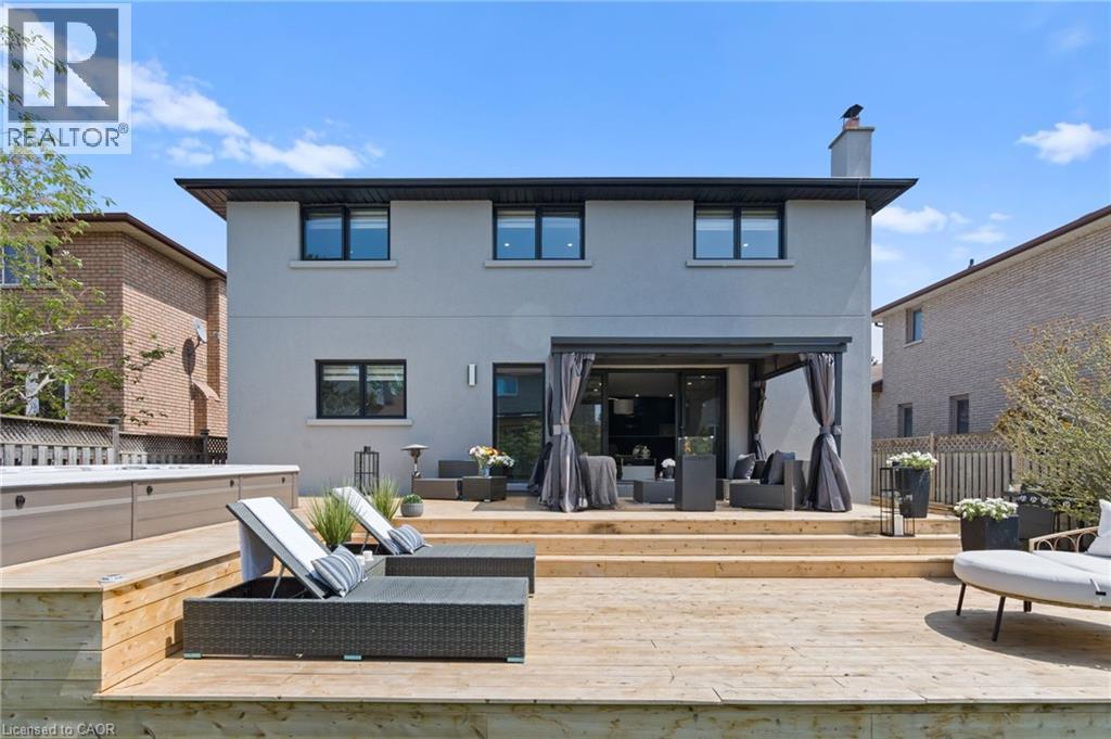 17 CLEARVIEW Drive, Hamilton, Ontario, L8G4Y4 — Photo 2