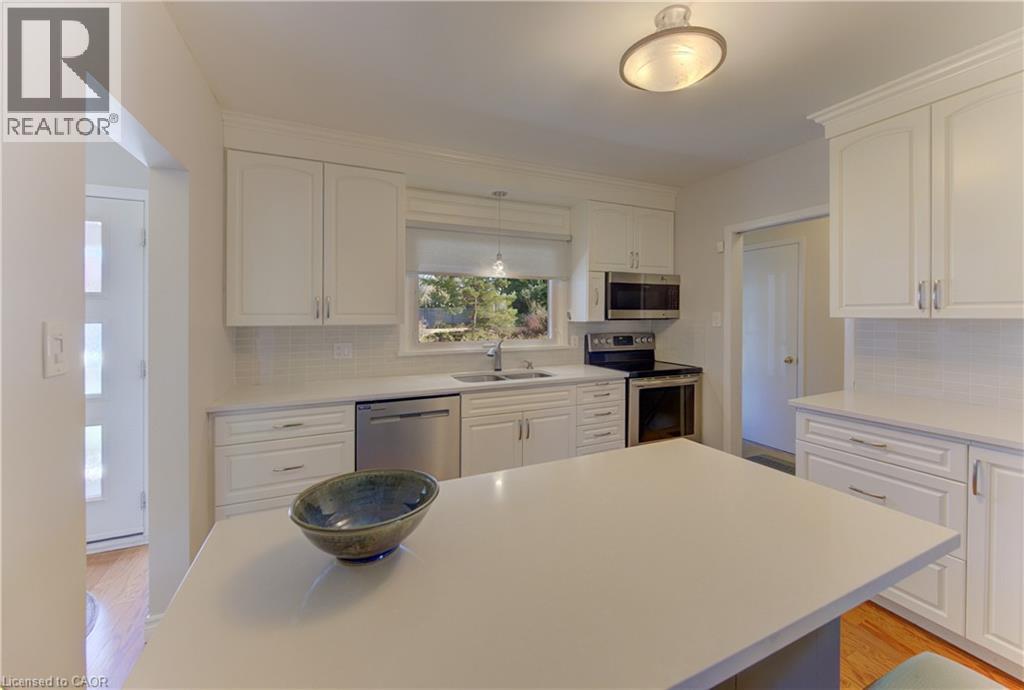 182 RIPPLEWOOD Crescent, Kitchener, Ontario, N2M4R8 — Photo 12