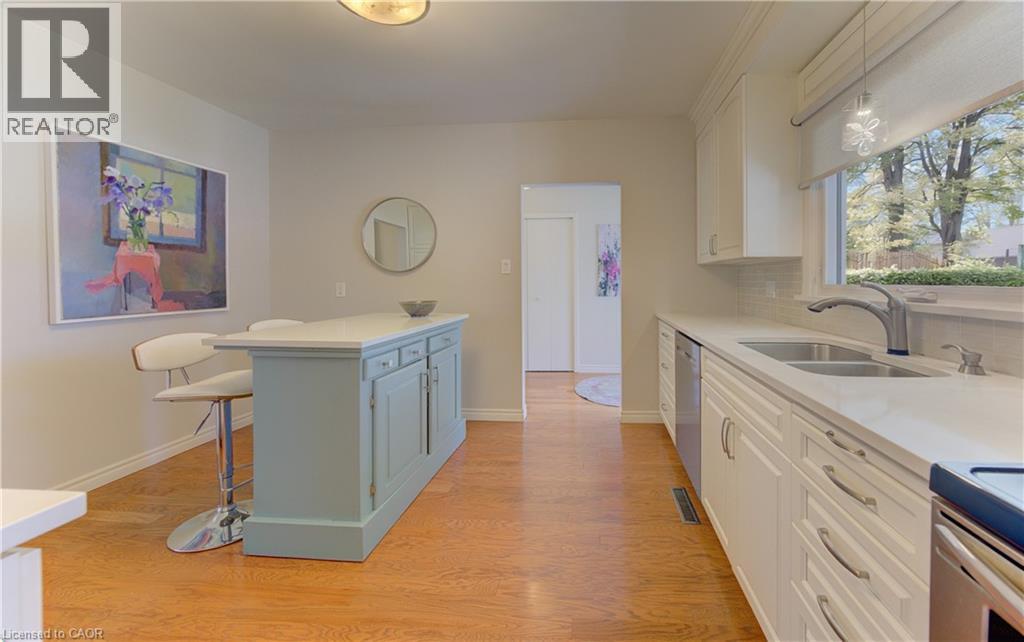 182 RIPPLEWOOD Crescent, Kitchener, Ontario, N2M4R8 — Photo 13