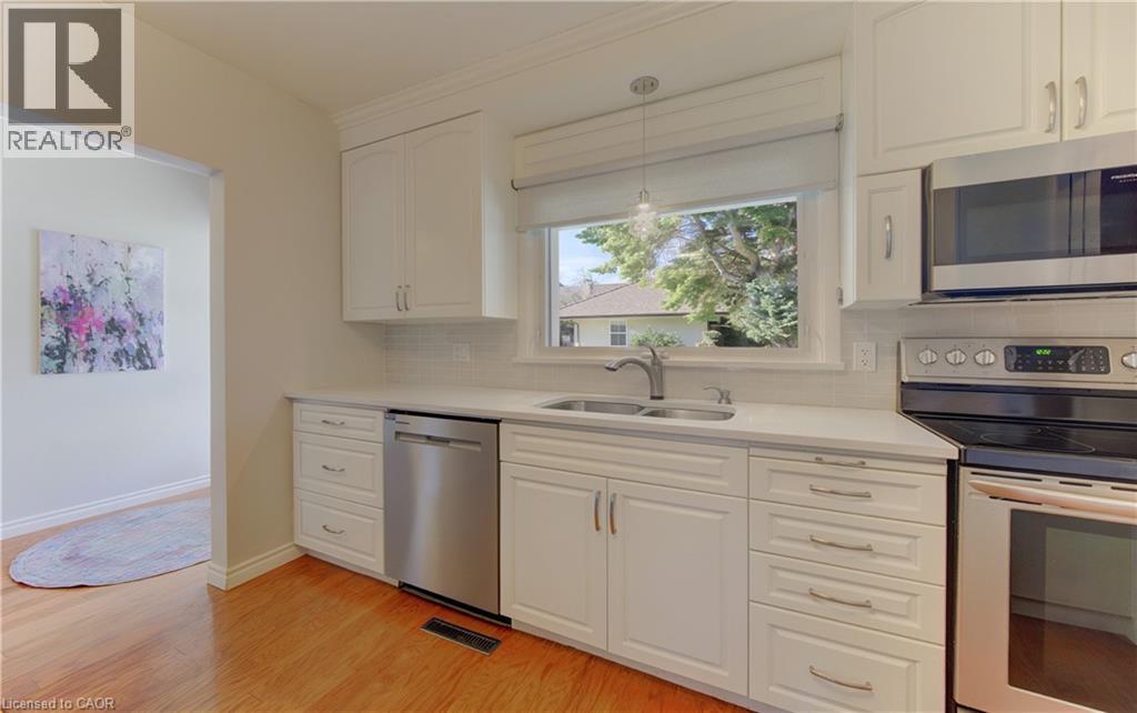 182 RIPPLEWOOD Crescent, Kitchener, Ontario, N2M4R8 — Photo 16