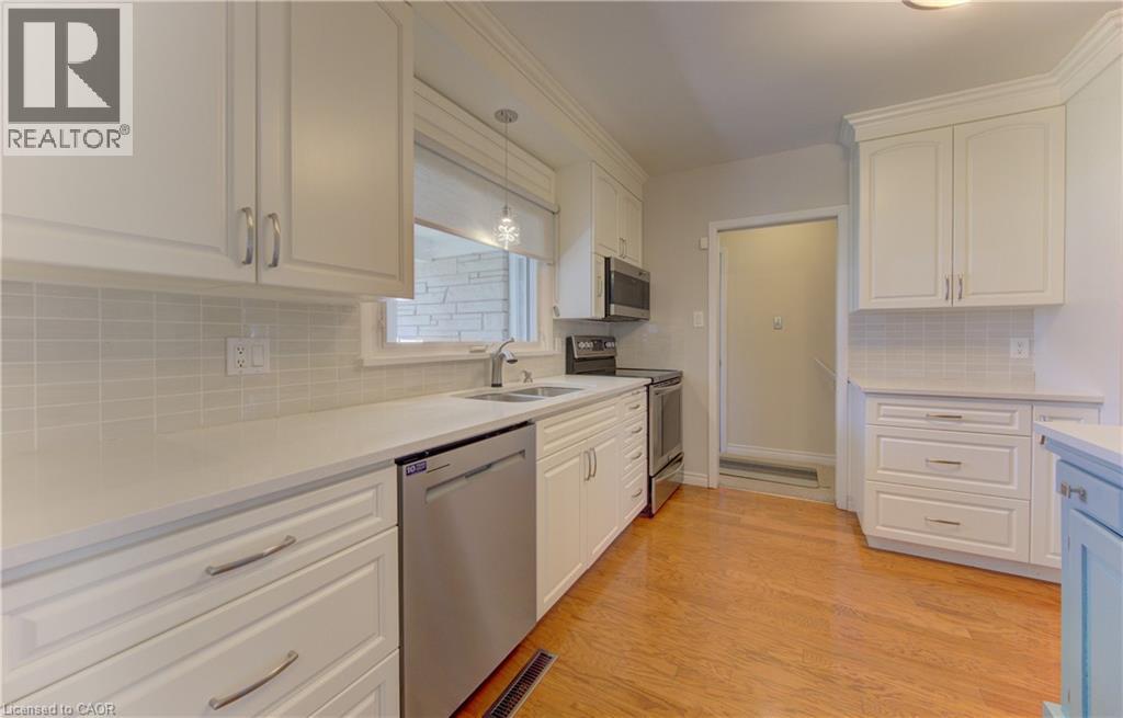 182 RIPPLEWOOD Crescent, Kitchener, Ontario, N2M4R8 — Photo 17